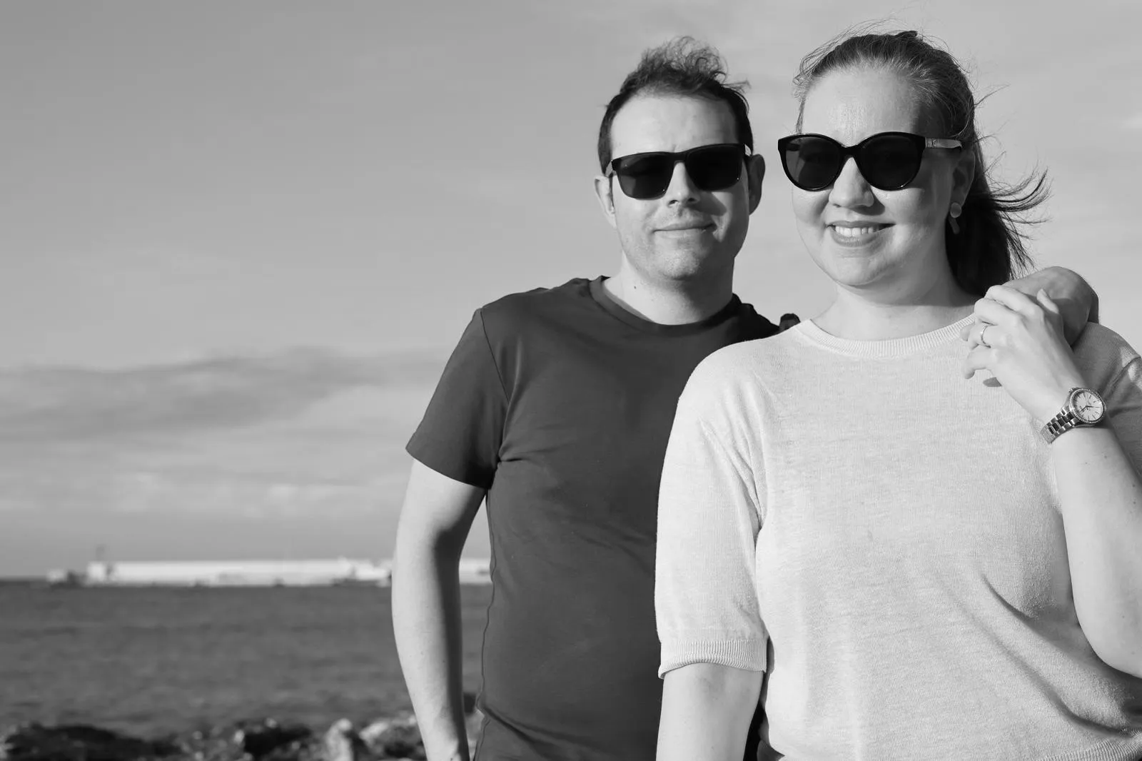 Kaisa and Andrea by the sea